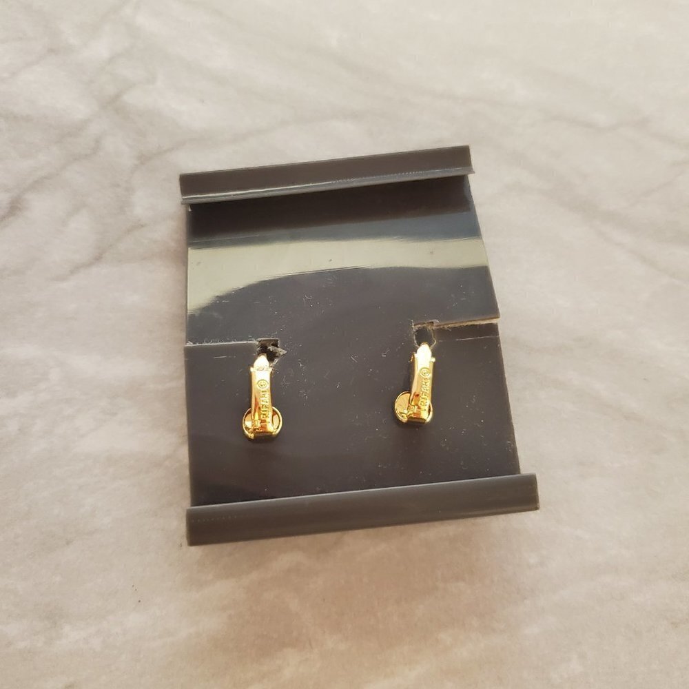 🤍 Vintage 1980's 80s Trifari White Mod Clip On Earrings 🤍 - Picture 2 of 3